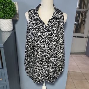 Time and Tru Black and White Floral Sleeveless Blouse
